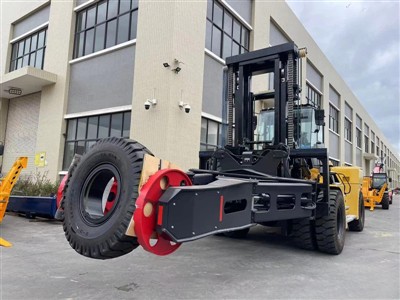 Quanto pesa uno pneumatico per carrello elevatore