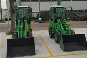 Mini pala gommata elettrica SOCMA 0.7t